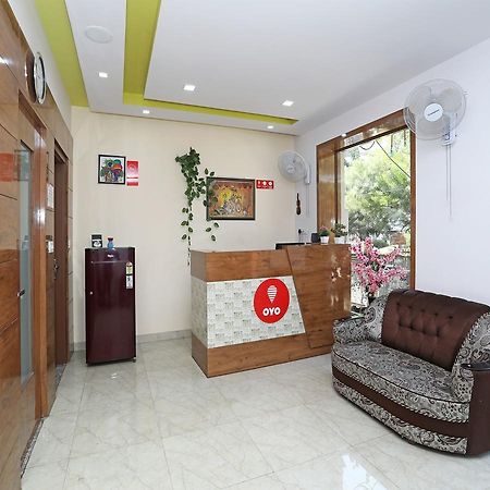 Oyo 10228 Hotel Chandramouli Jaipur Exteriör bild
